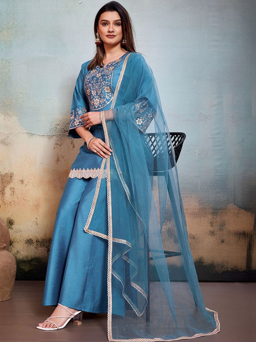 Dhiyona HOP Embroidered V-Neck Kurti Sharara & Dupatta