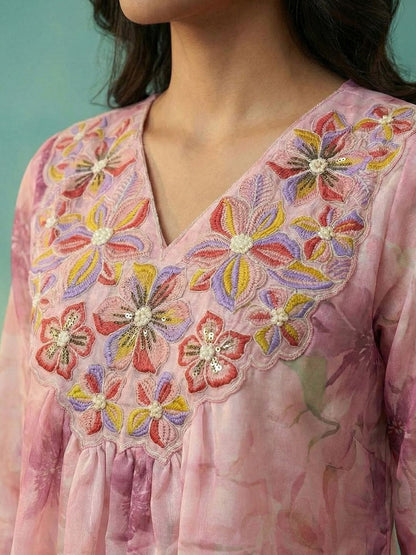 Dhiyona CH Women Floral Printed Empire Thread Work Kurta with Palazzos