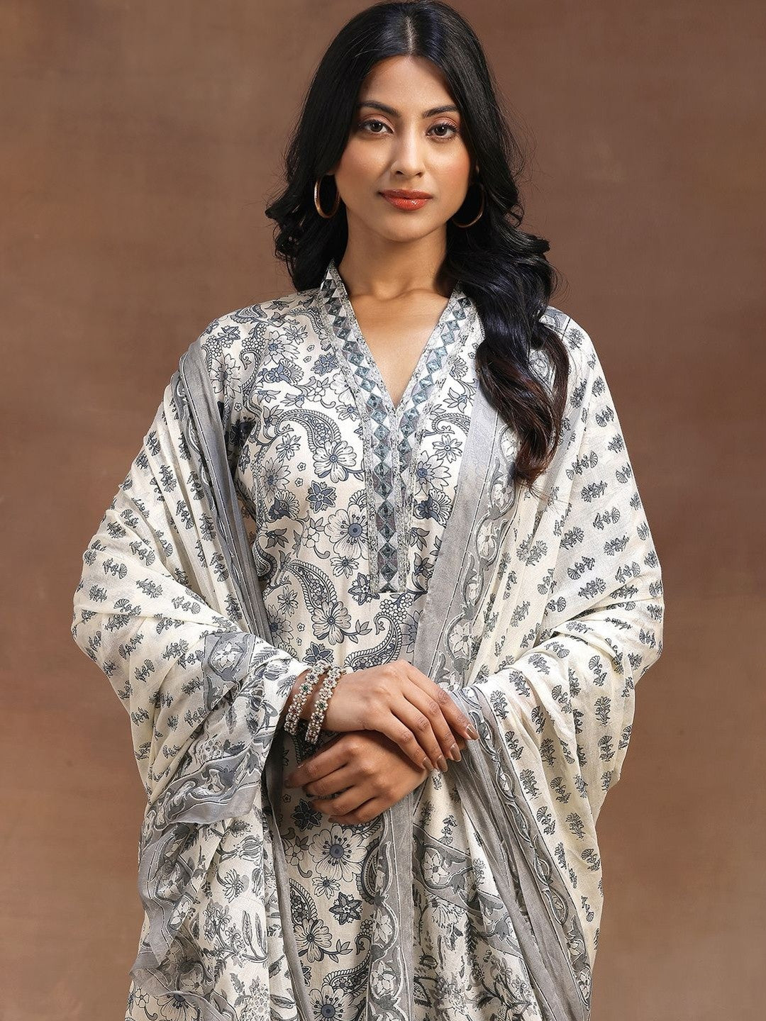 Women Ethnic Motifs Printed Regular Sequinned Kurta with Pyjamas & With Dupatta
