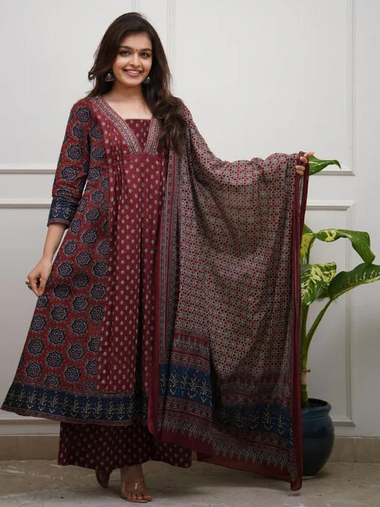 Dhiyona KL Women Maroon Kurta Sets