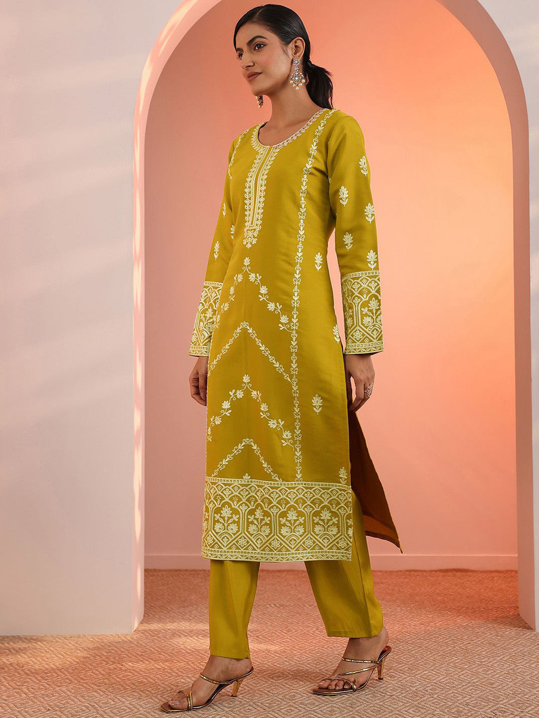 Floral Embroidered Round Neck Sequinned Straight Kurta With Trousers & Dupatta