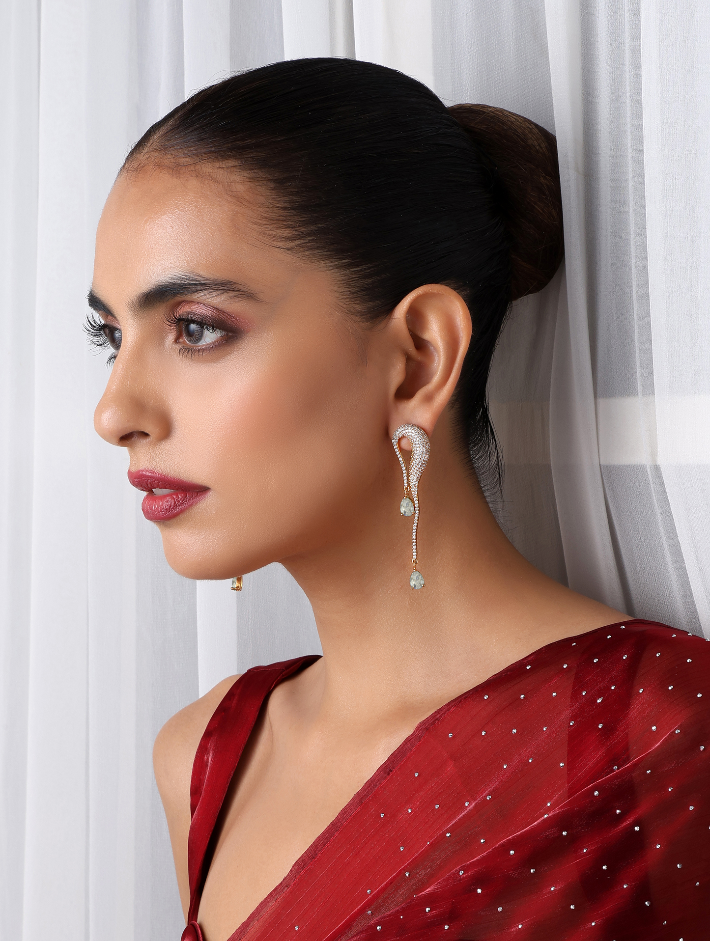 Dhiyona ST Transparent Dew Drop Earring