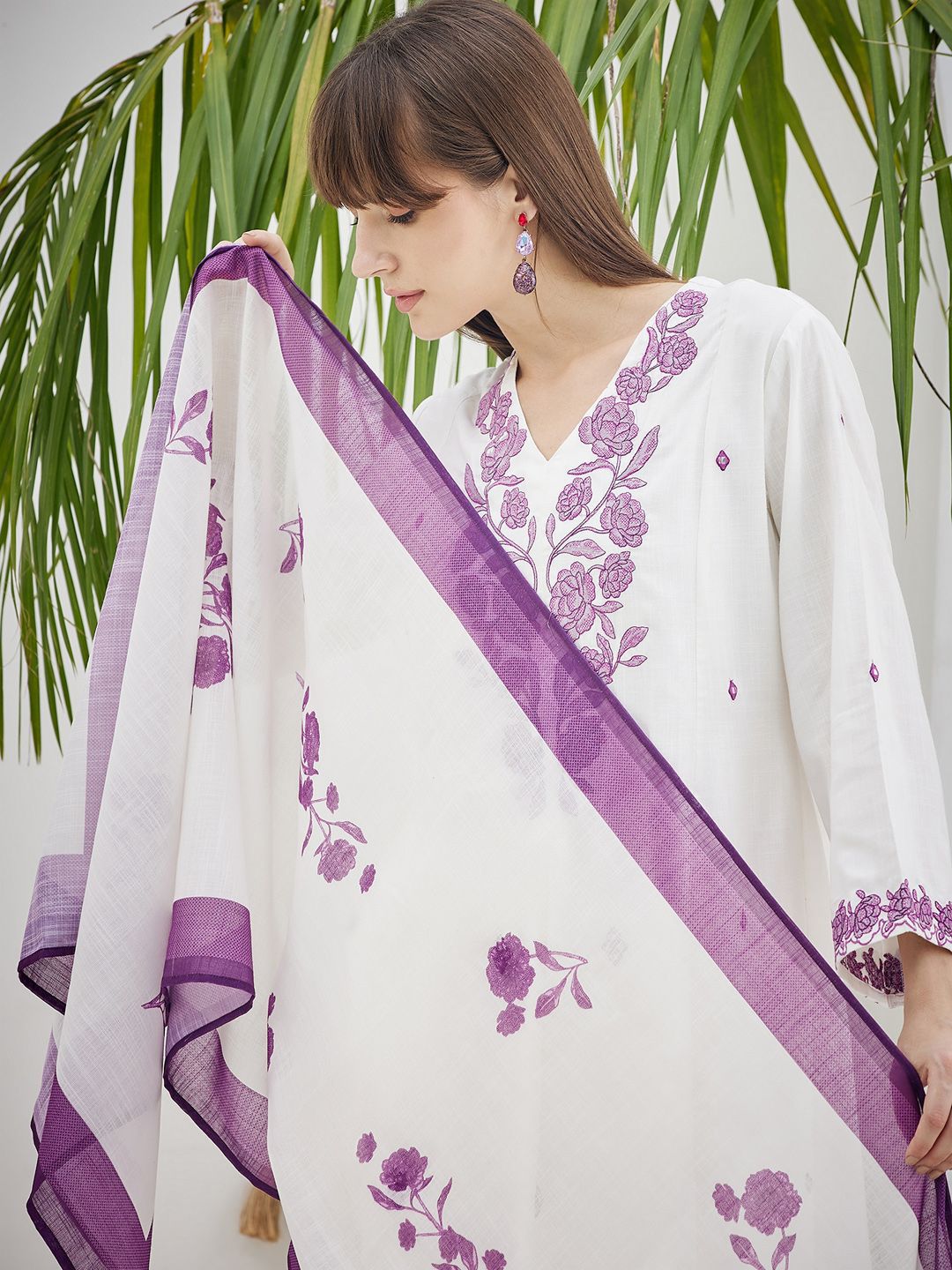 Women Floral Printed Regular Kurta with Trousers & Dupatta