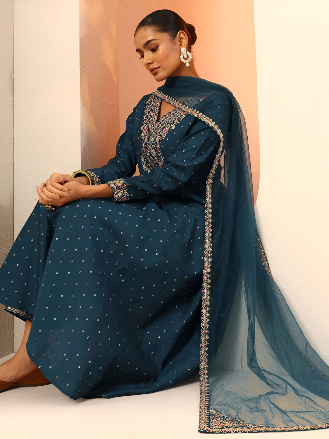 Ethnic Motifs Embroidered V-Neck Thread Work Kurta With Trousers & Dupatta