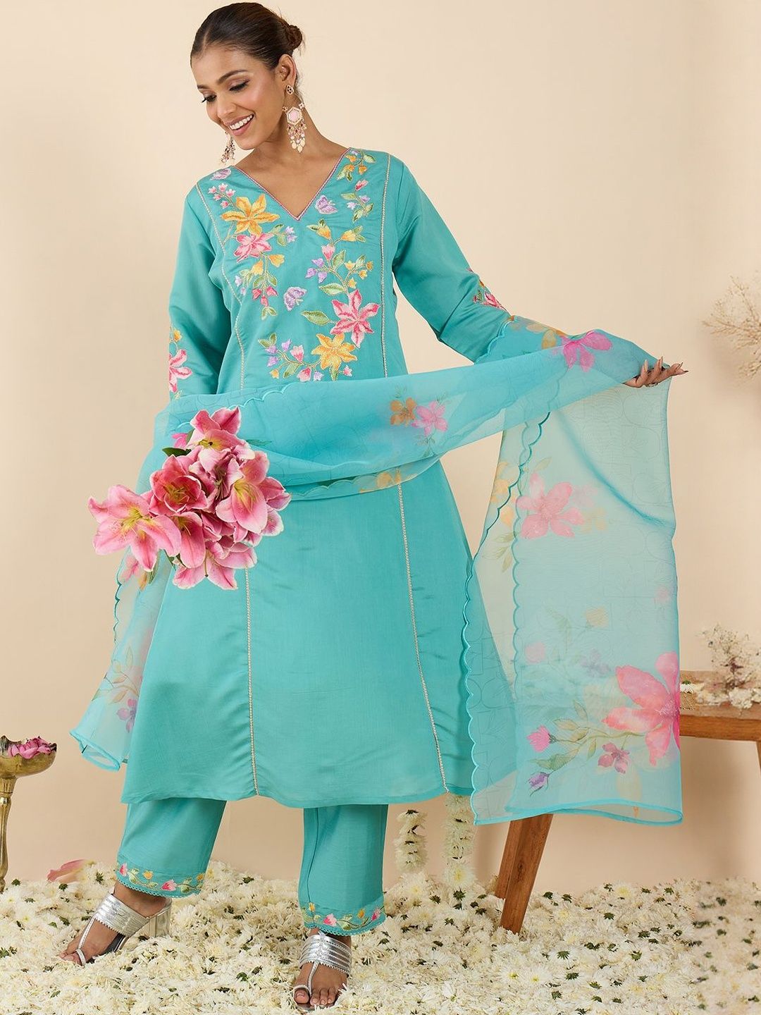 Dhiyona IE Floral Embroidered Panelled Thread Work A-Line Kurta With Trousers & Dupatta