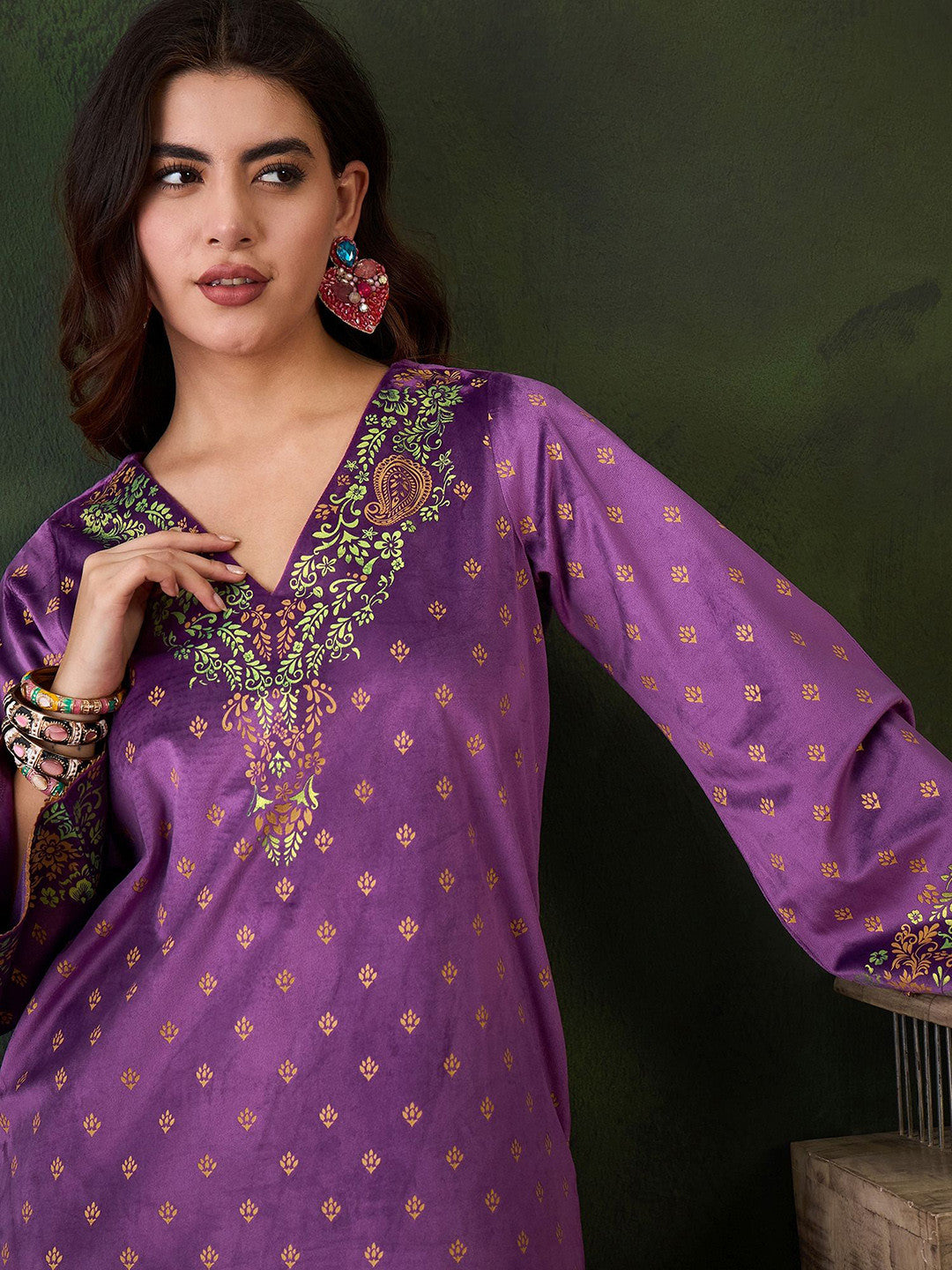 Dhiyona SN Winterwear velvet V-Neck Kashmiri Phiran Kurta & Trouser