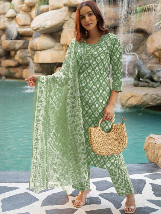 Dhiyona KL Women Green Pure Cotton Kurta Sets