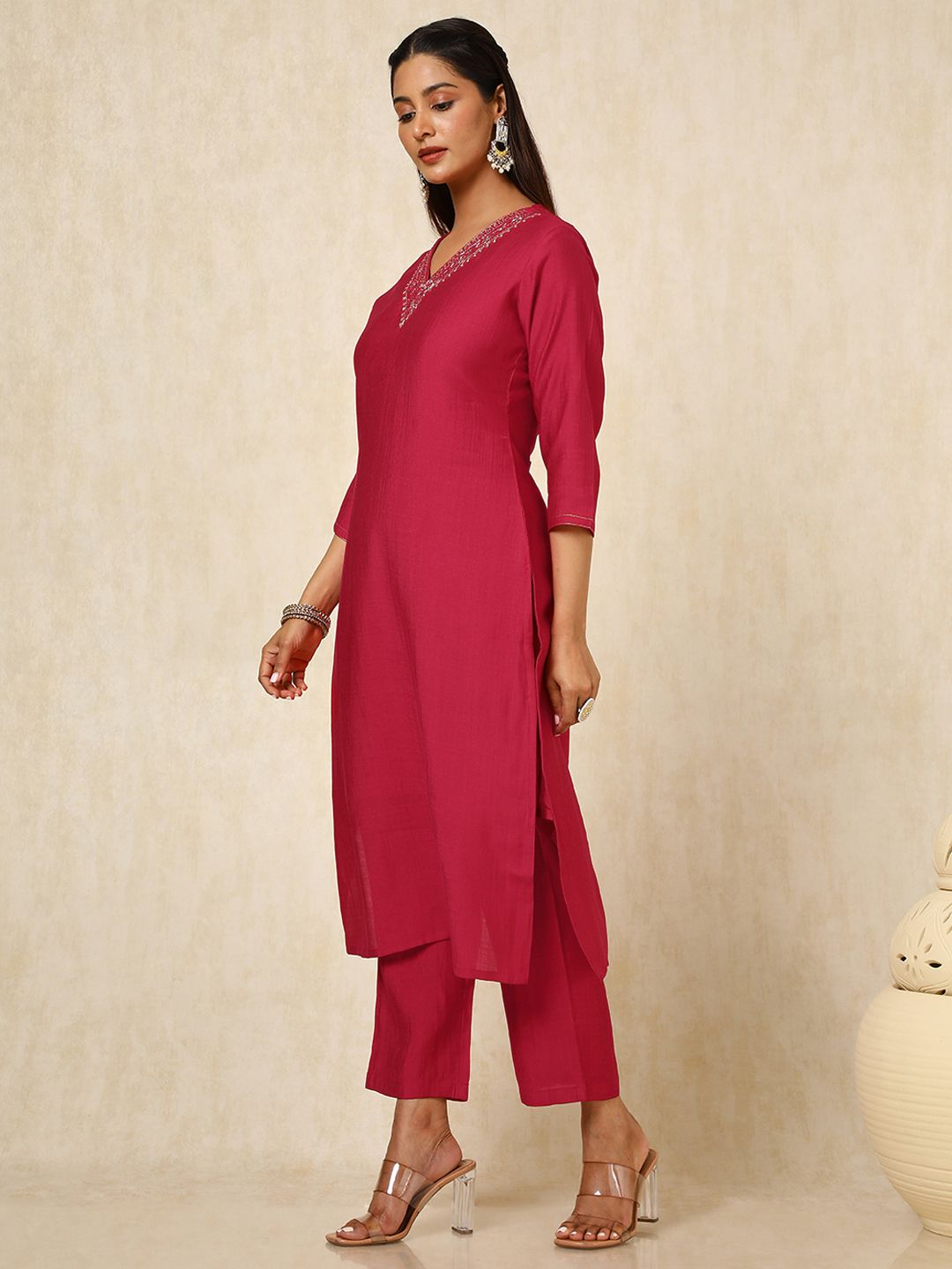 Dhiyona SO Women's Women Beads and Stones Kurta with Trousers