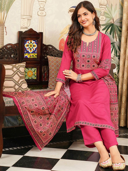 Dhiyona KL Ethnic Motifs Printed Straight Kurta With Trouser & Dupatta