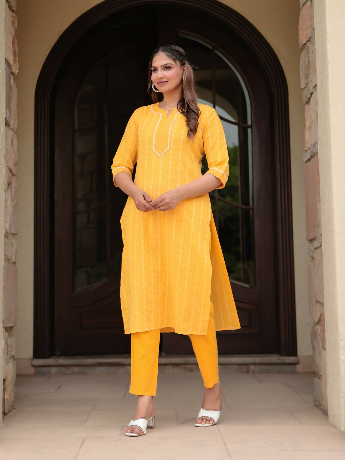 Women's Straight Kantha Cotton Woven Design Print Women's Kurta Set - Yellow