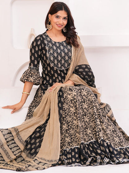 Dhiyona KL Women Paisley Printed Cotton Kurti with Skirt & Dupatta