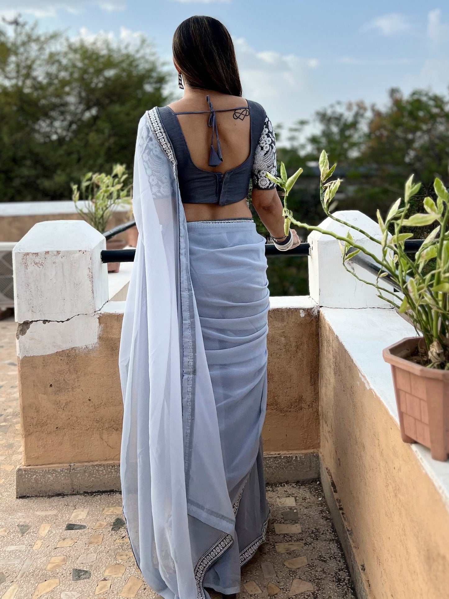 Women's Georgette Grey Embellished Designer Saree With Blouse Piece
