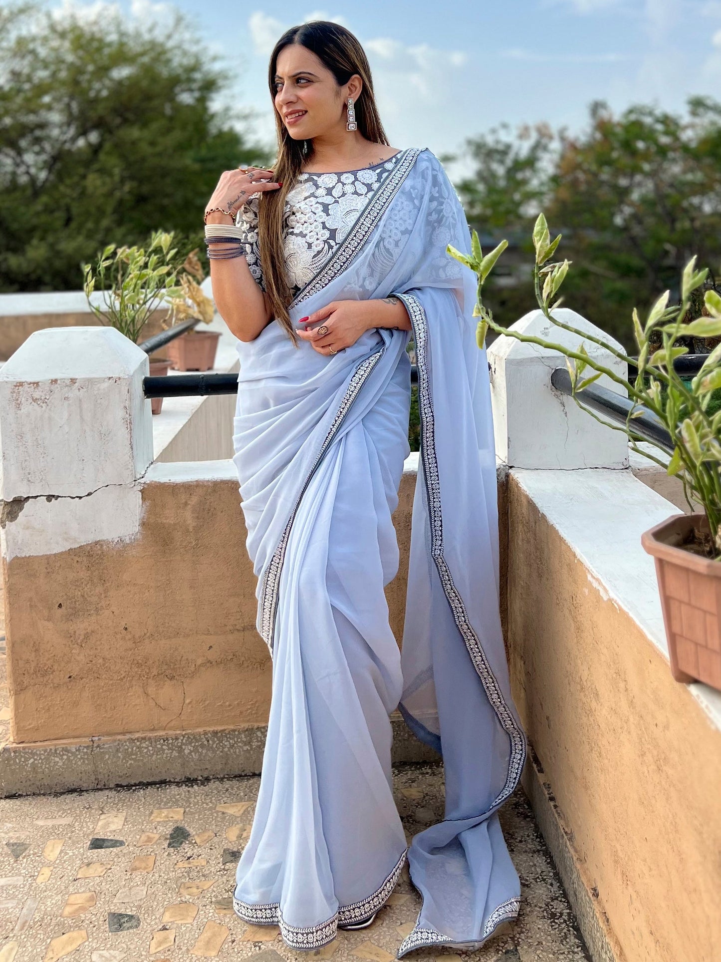 Women's Georgette Grey Embellished Designer Saree With Blouse Piece