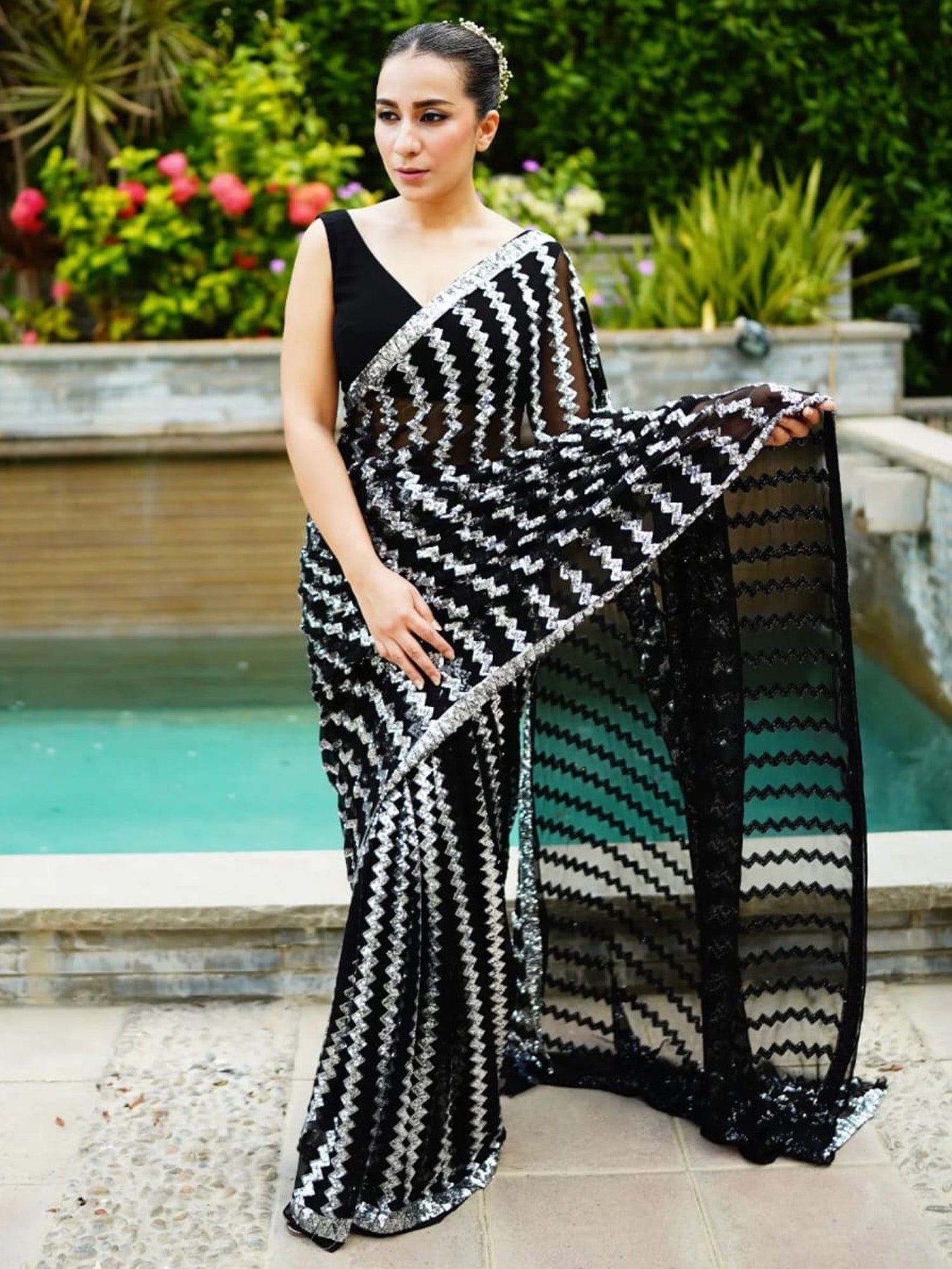 Women's Georgette Black Embellished Designer Saree With Blouse Piece