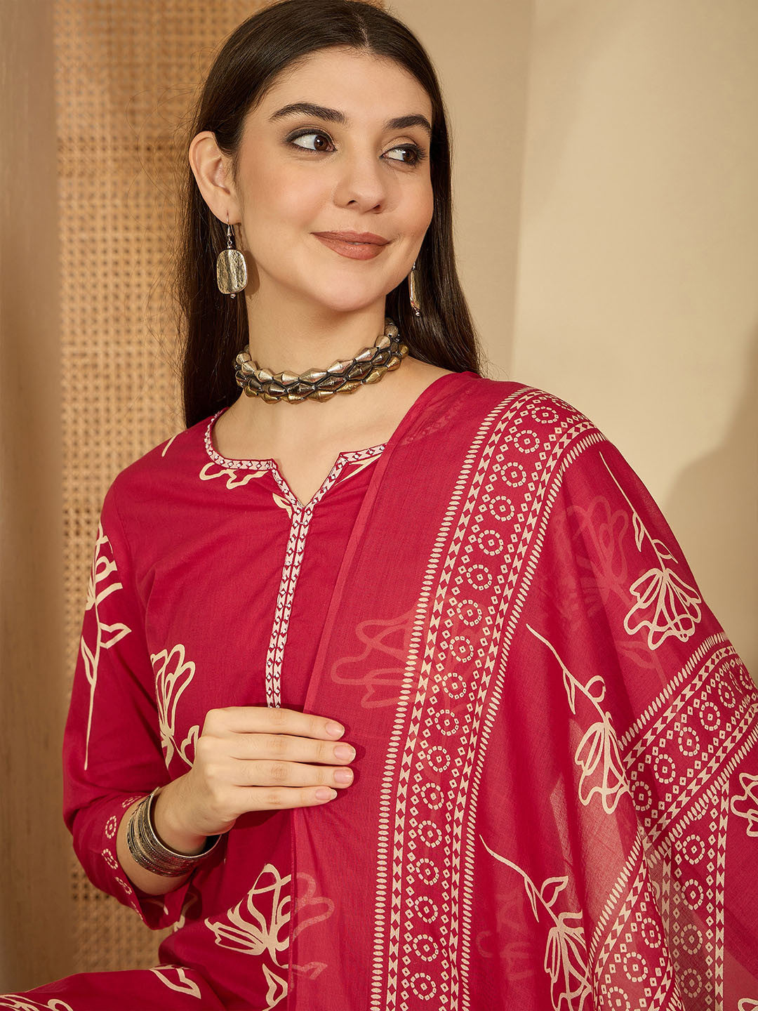 Dhiyona SN Women Floral Printed Regular Beads and Stones Kurta with Trousers & With Dupatta