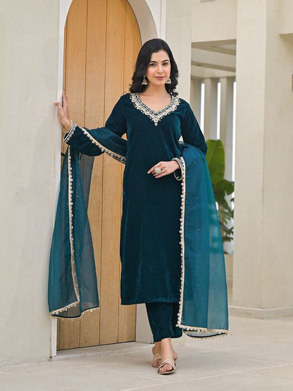 Dhiyona KL Ethnic Motifs Embroidered Embellished Velvet Straight Kurta & Trouser & Dupatta