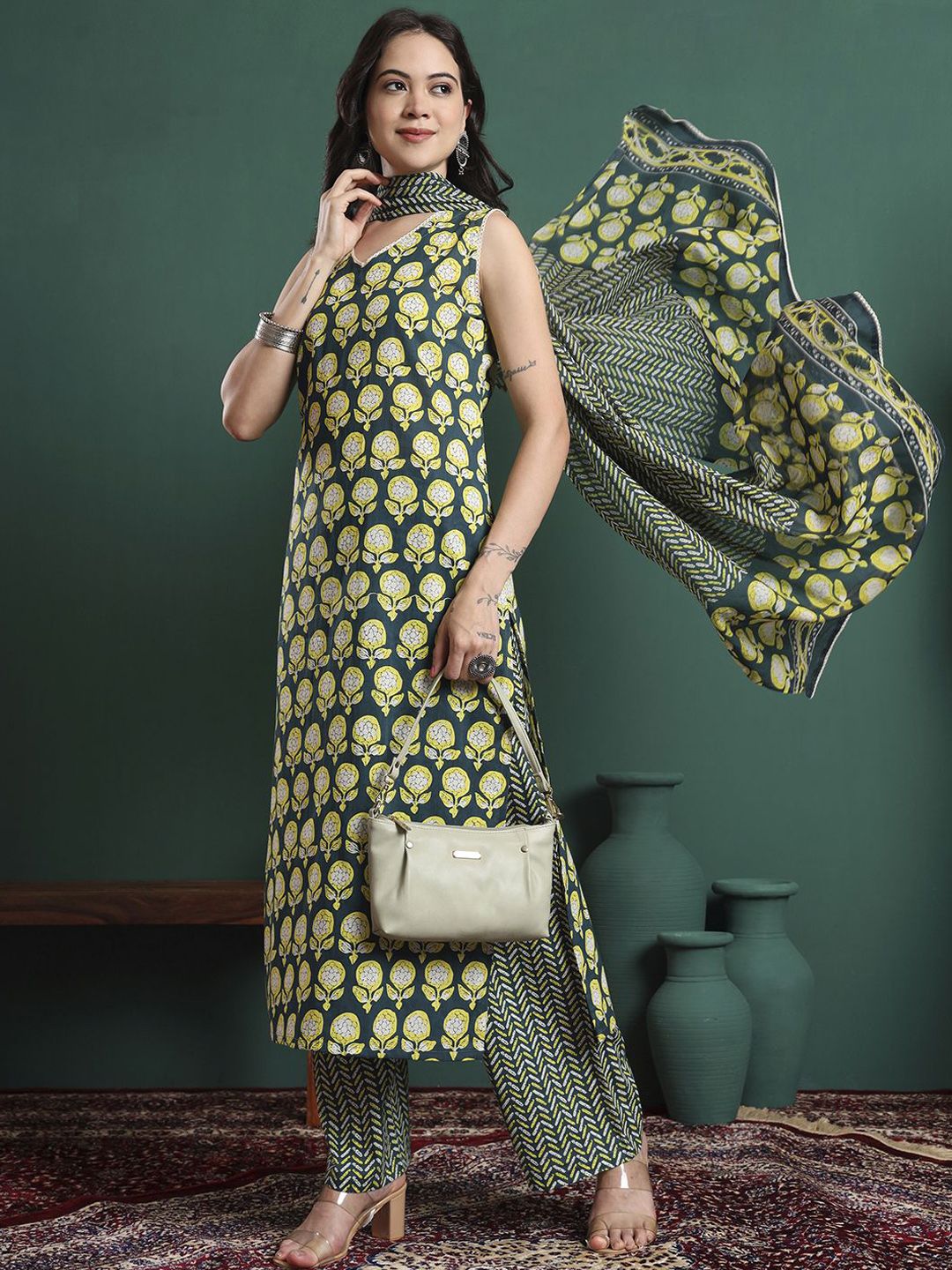 Dhiyona KL Floral Printed V-Neck Pure Cotton Straight Kurta With Trousers & Dupatta