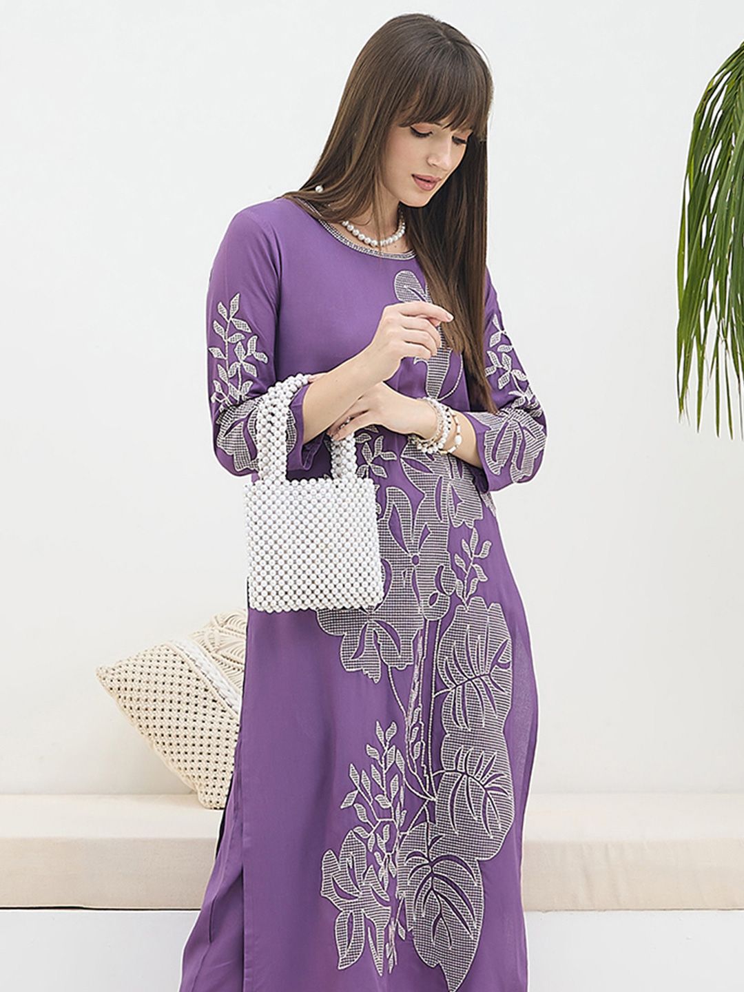 Dhiyona IE Women Floral Printed Regular Kurta with Trousers