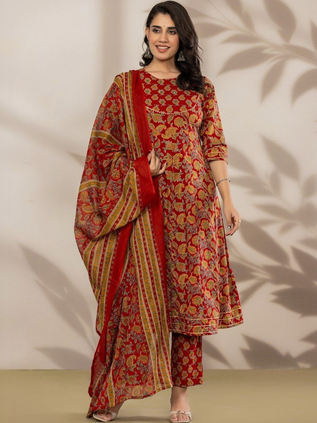 Women Floral Printed Regular Pure Cotton Kurta with Trousers & With Dupatta
