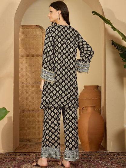 Ethnic Motifs Printed V-Neck Kurta & Trousers