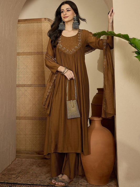 Dhiyona SN Women Embroidered Silk Blend Kurta Sets