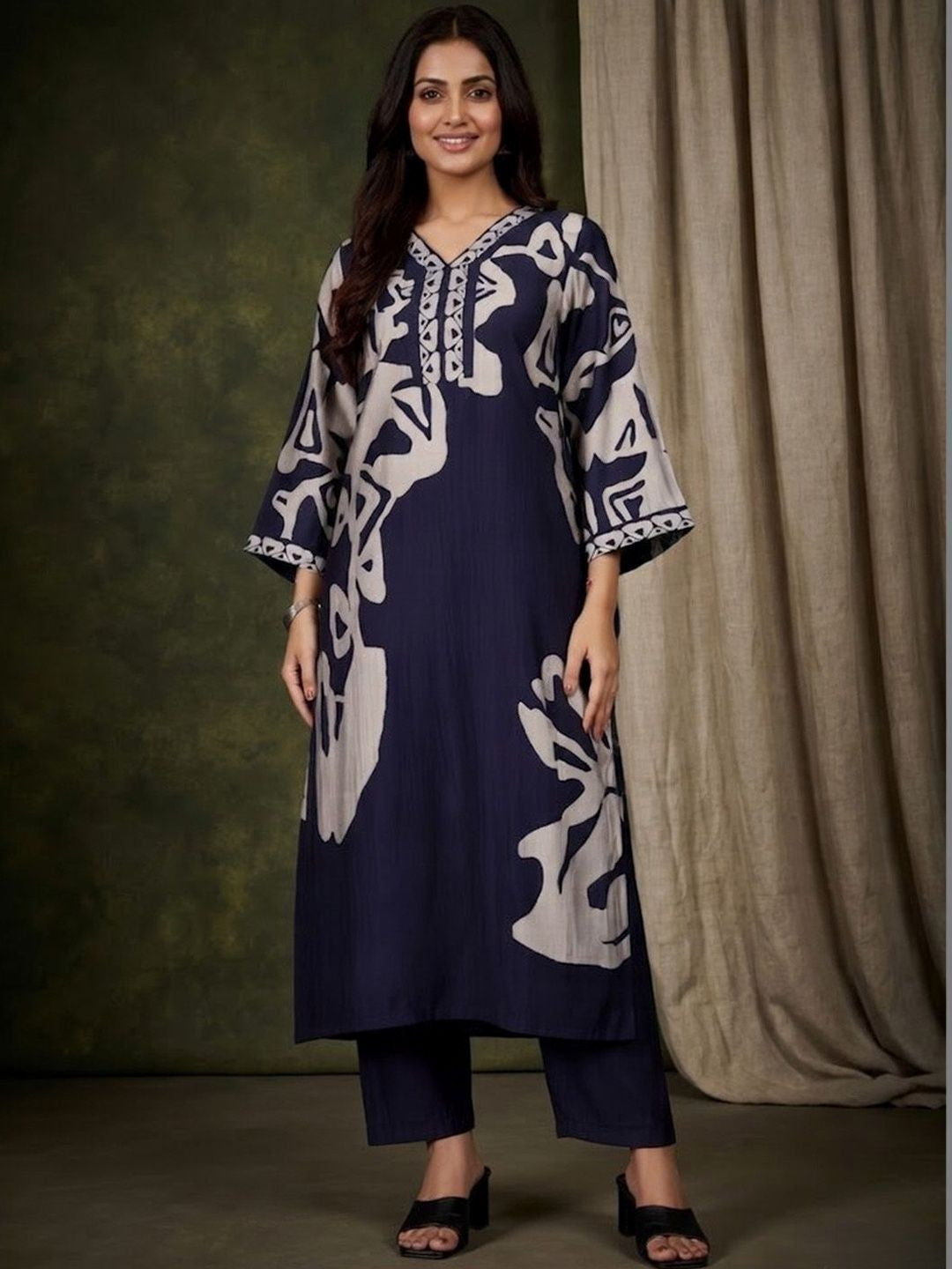 Dhiyona SN Printed Chanderi Silk V-Neck Kurta & Trousers