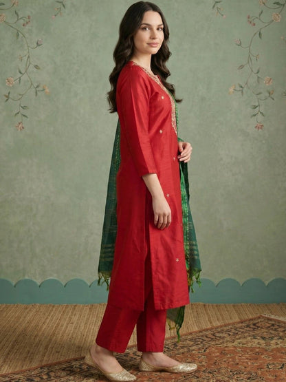 Women Ethnic Motifs Embroidered Regular Kurta with Trousers & With Dupatta