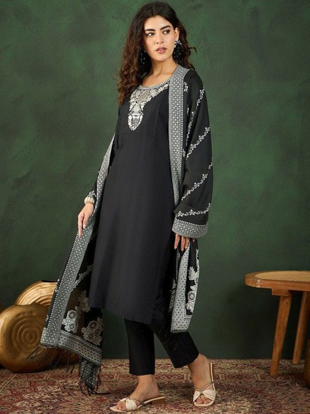 Women Floral Embroidered Kurta with Trousers & Dupatta