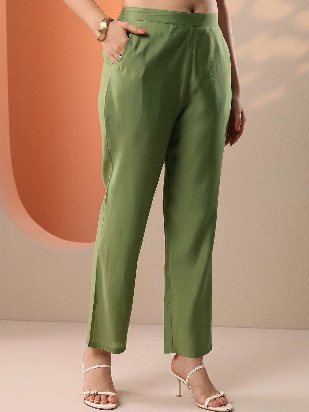 Women Floral Printed Regular Kurta with Trousers & With Dupatta