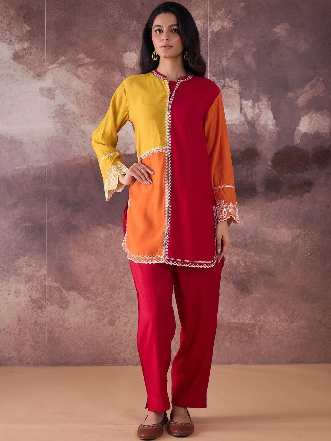 Dhiyona IE Embroidered Mandarin Collar Tunic With Trousers