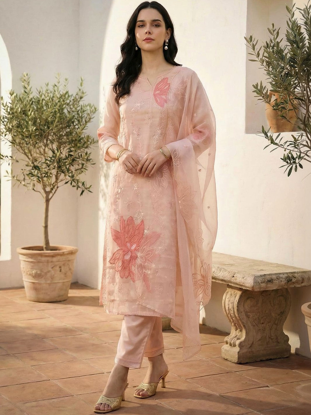 Women Floral Embroidered Regular Thread Work Kurta with Trousers & With Dupatta