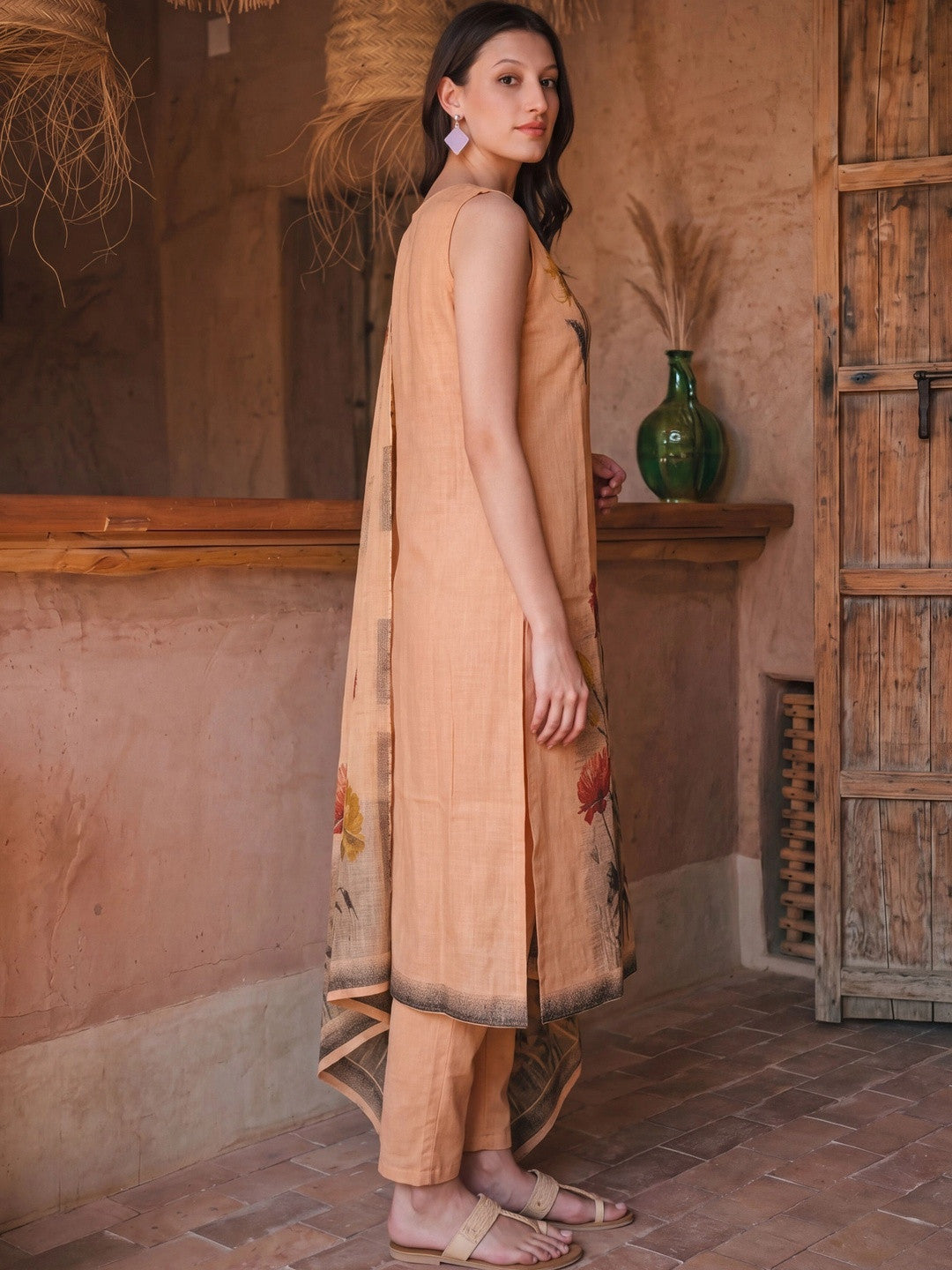 Women Floral Printed Regular Kurta with Trousers & With Dupatta