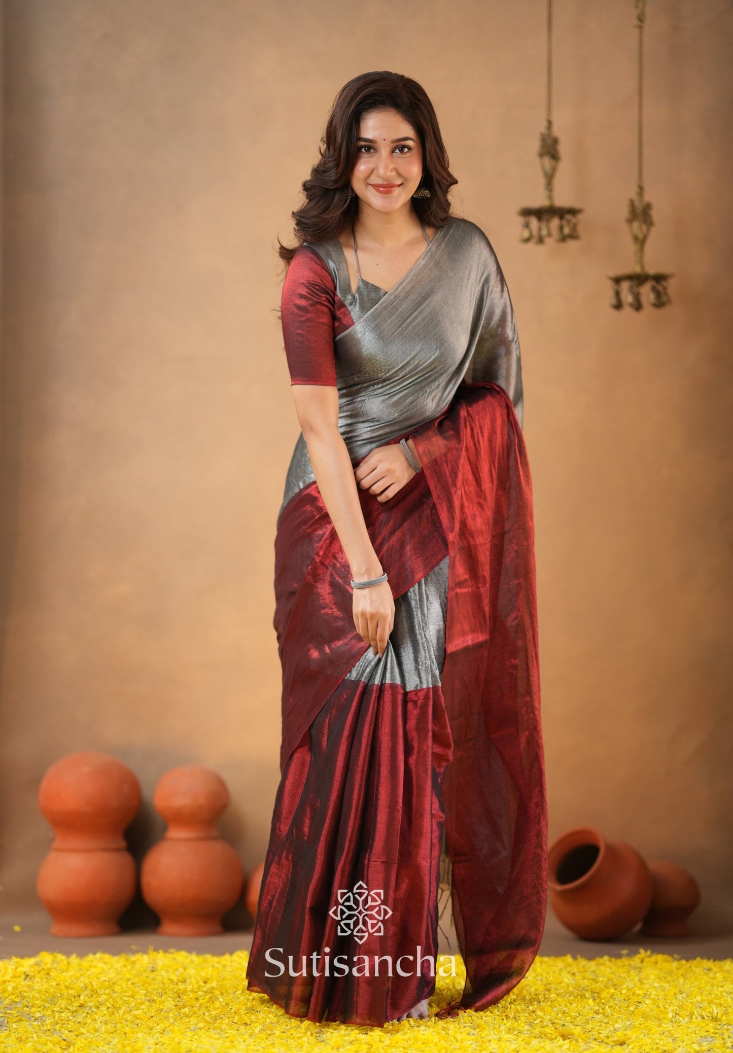 Dhiyona SS Regal Split Elegance Handloom Tissue Cotton Saree