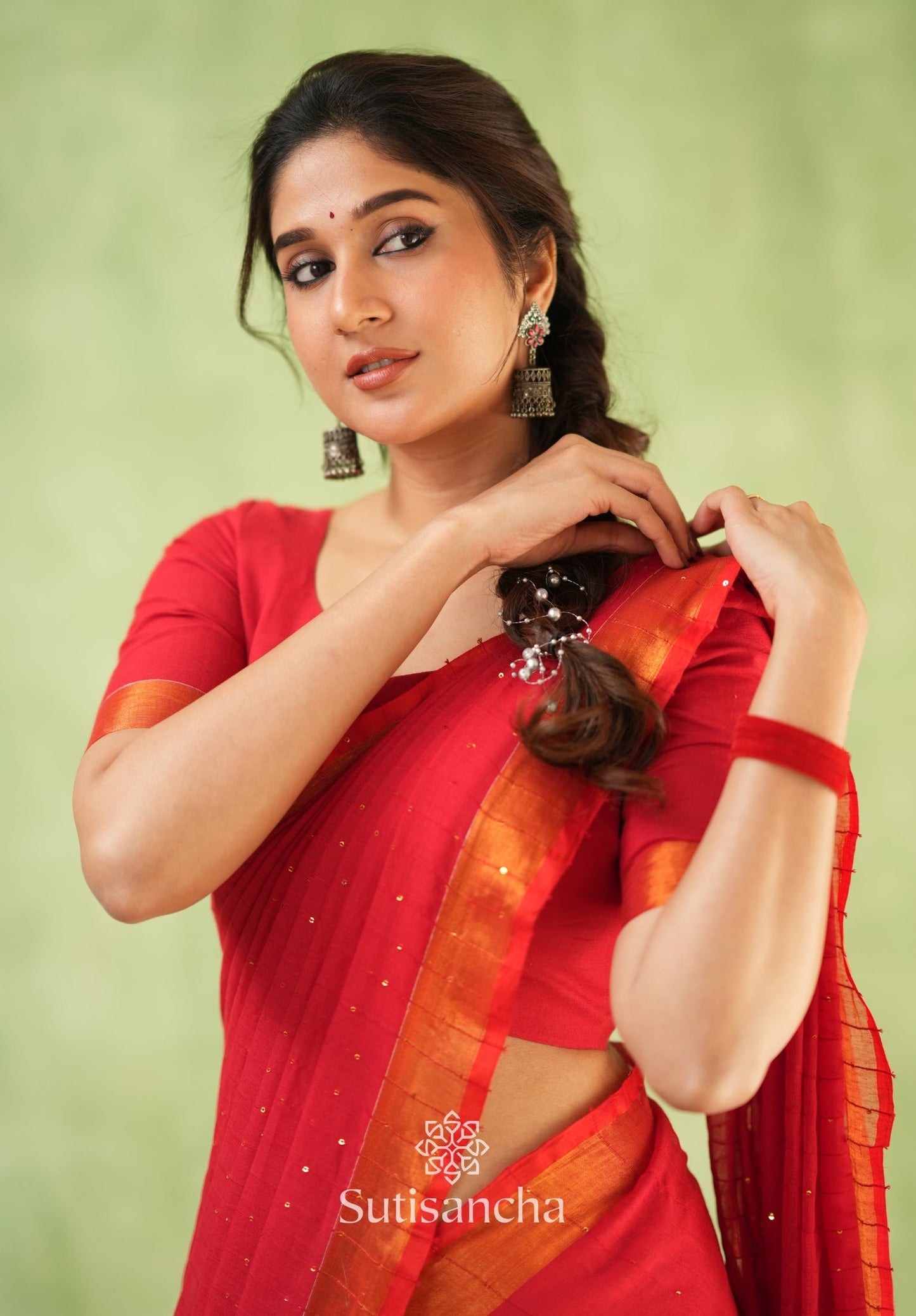 Dhiyona SS Sitaara Mul: Handwoven Sequin Elegance