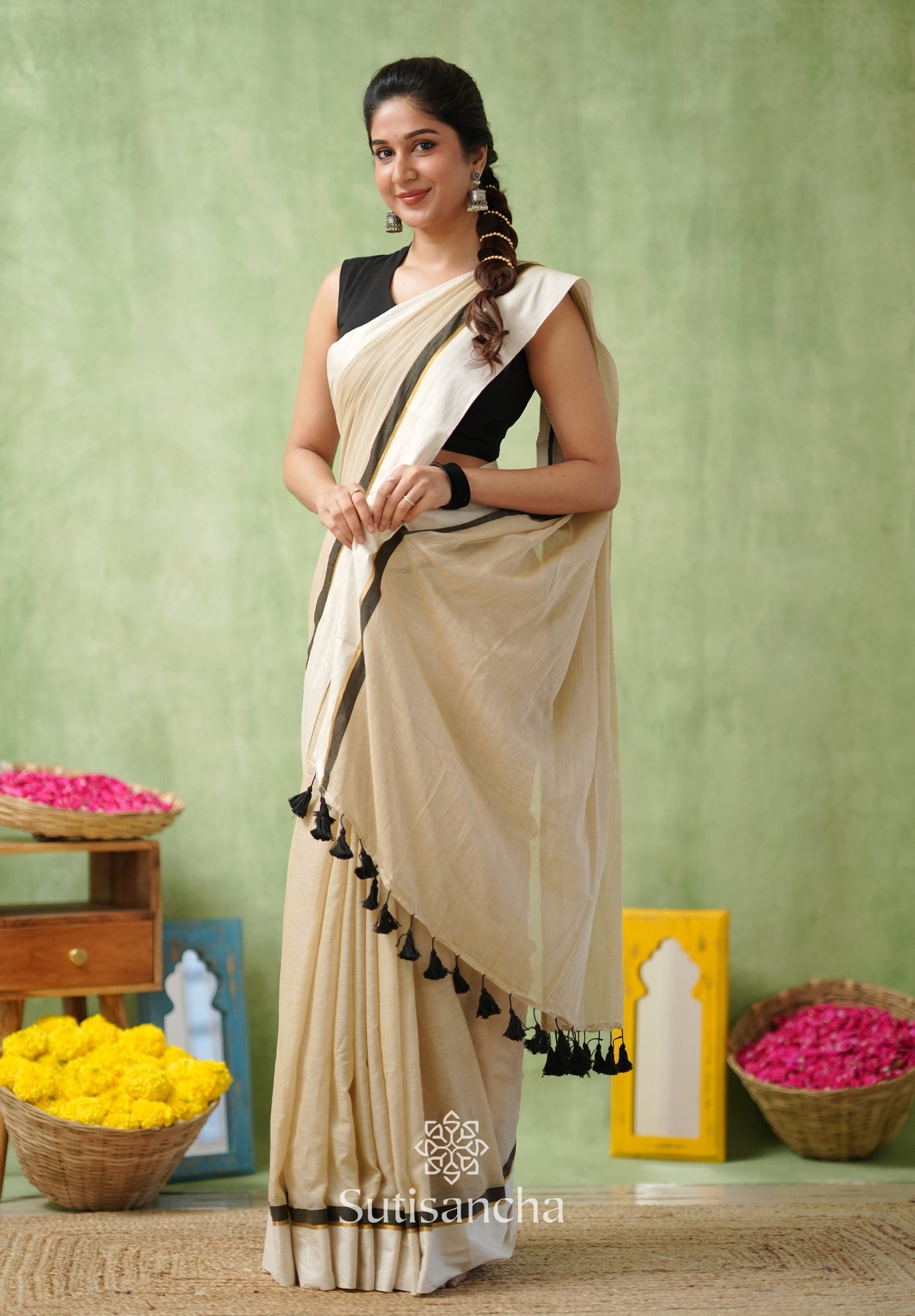 Dhiyona SS Luminous Charm Mul Saree