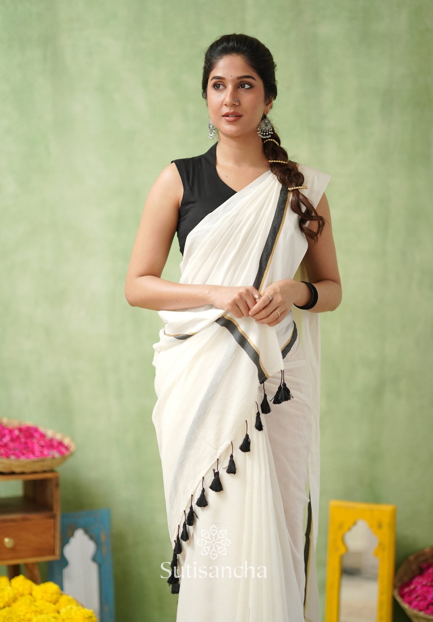 Dhiyona SS Luminous Charm Mul Saree