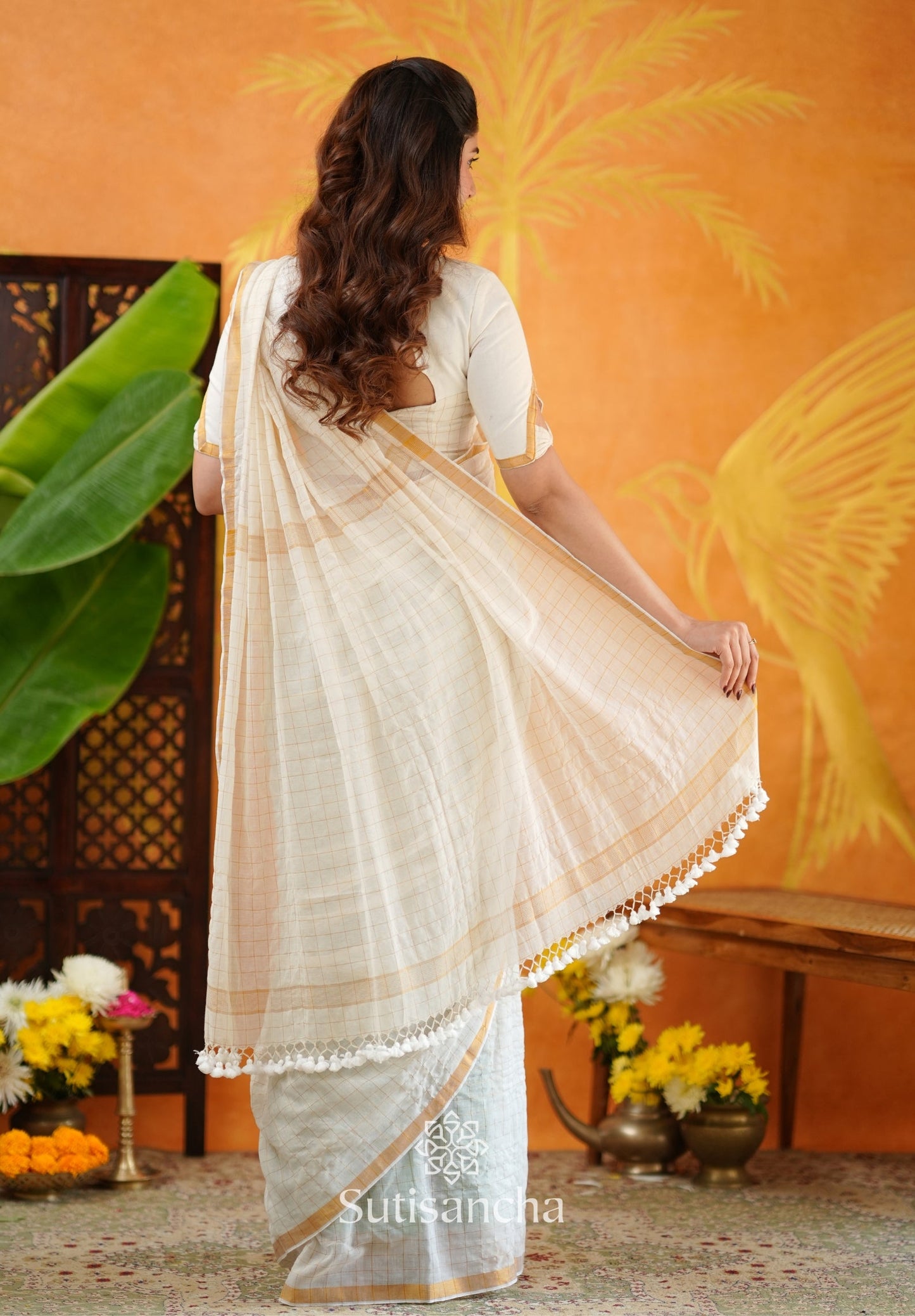 Dhiyona SS Golden Grid Classic Mul Cotton Saree