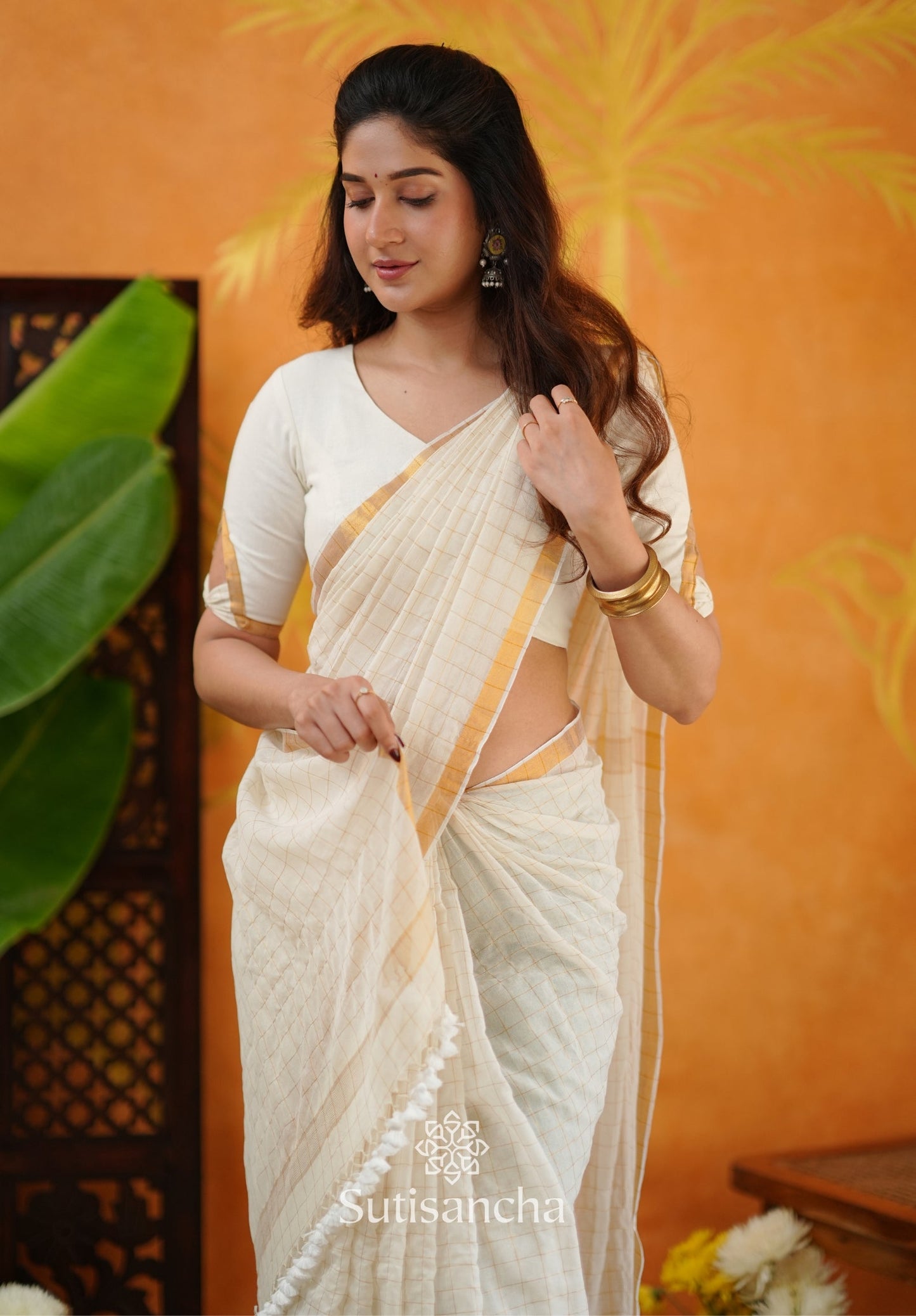 Dhiyona SS Golden Grid Classic Mul Cotton Saree