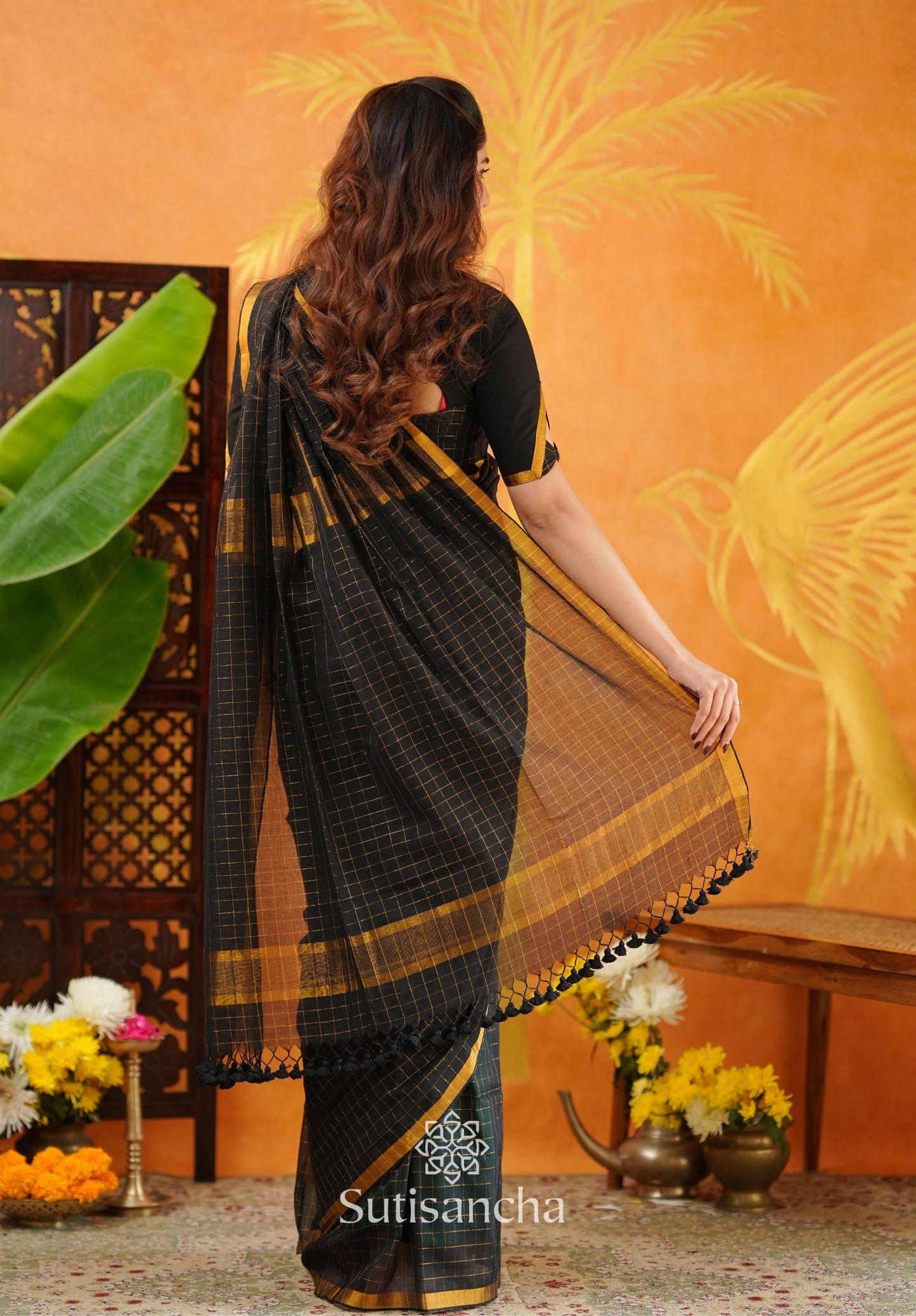 Dhiyona SS Golden Grid Classic Mul Cotton Saree