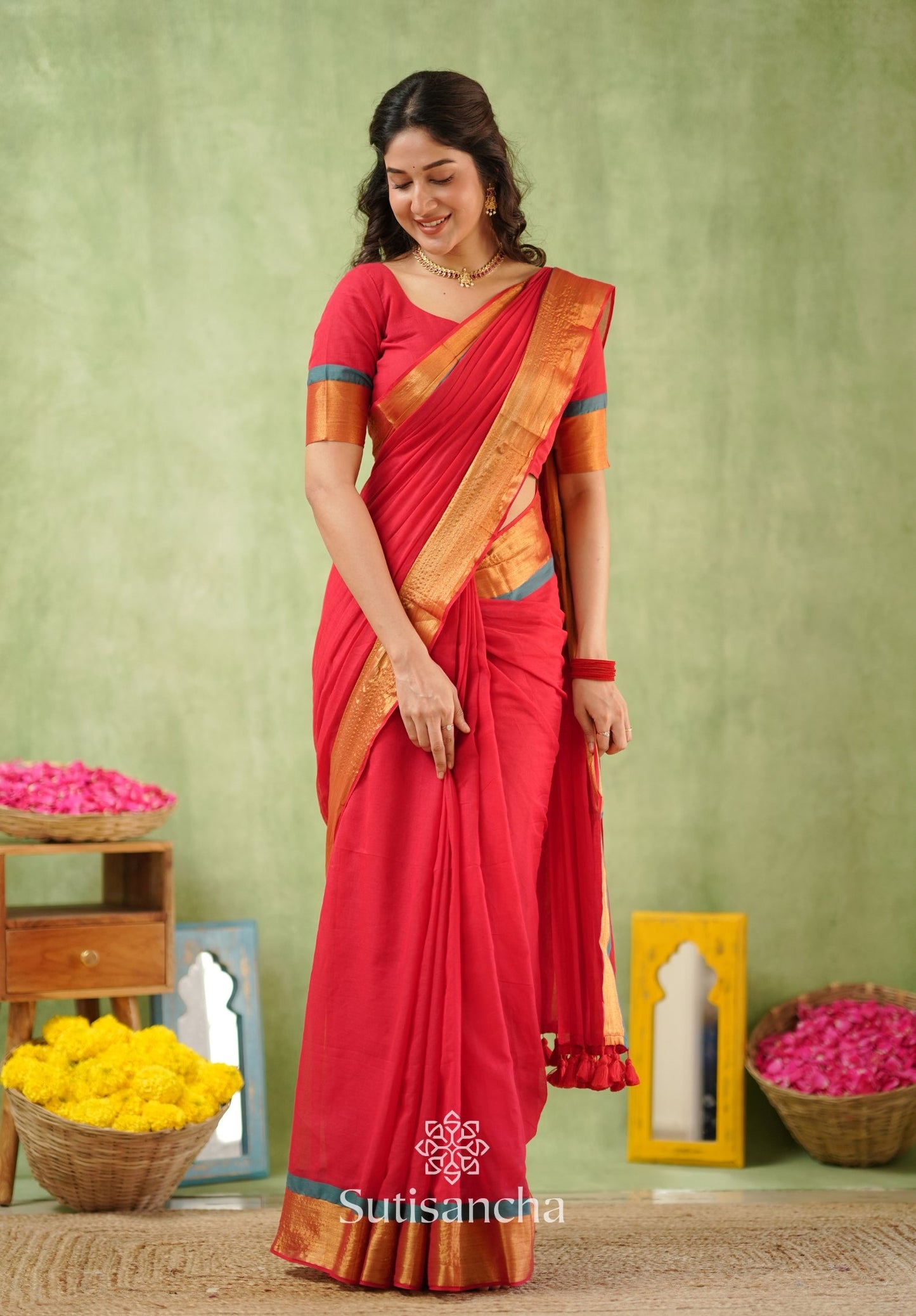 Dhiyona SS Golden Edge Classic Mul Saree
