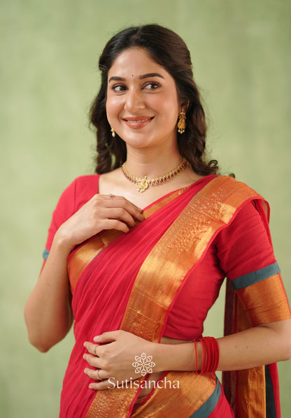 Dhiyona SS Golden Edge Classic Mul Saree