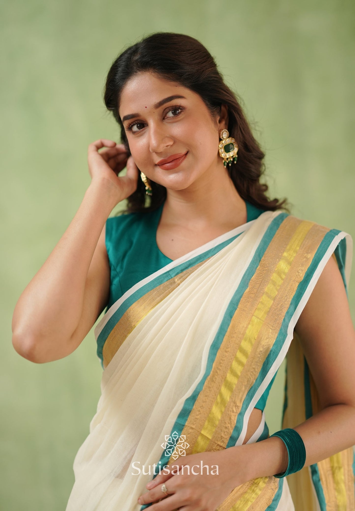 Dhiyona SS Rama Radiance – Mul Cotton Saree with Golden Edge