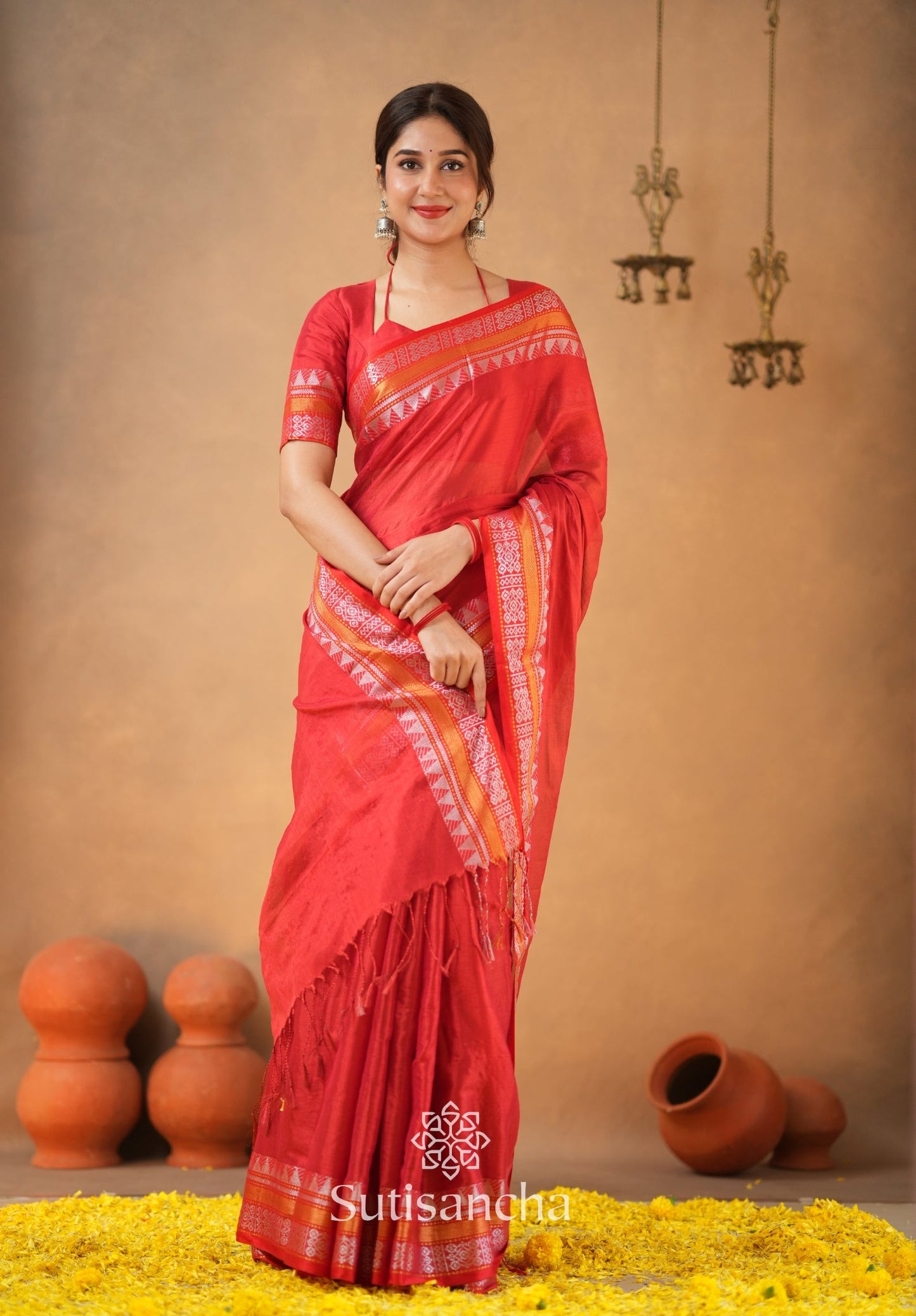 Dhiyona SS Artisan’s Touch: Red Handloom Tissue Cotton Saree