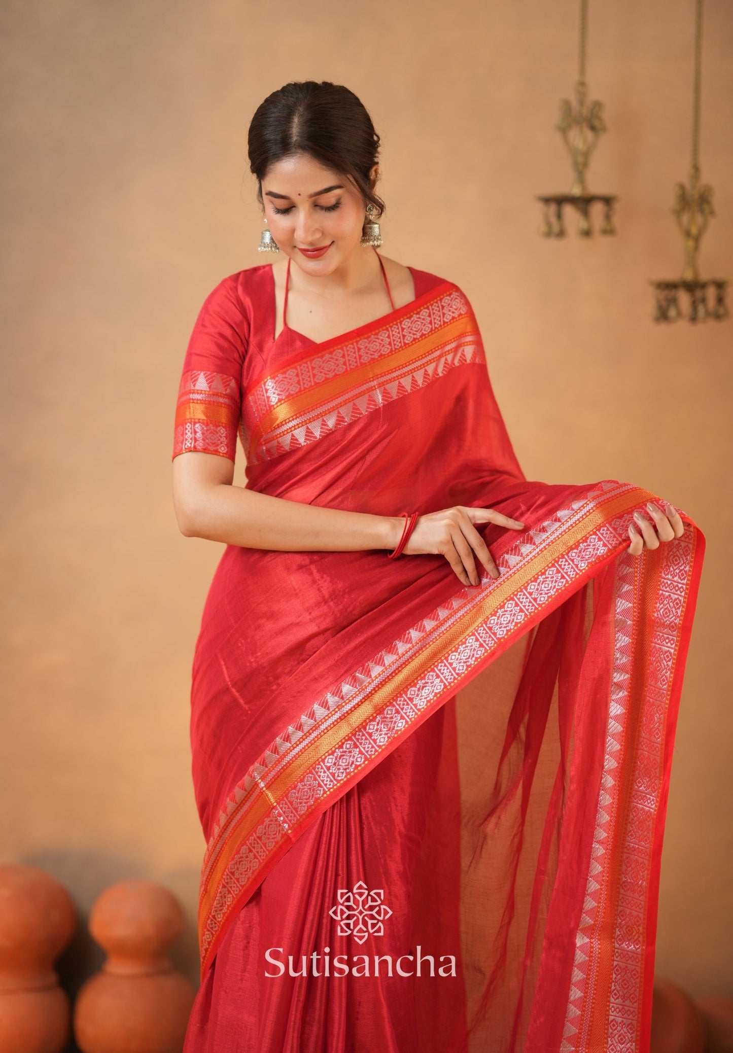Dhiyona SS Artisan’s Touch: Red Handloom Tissue Cotton Saree