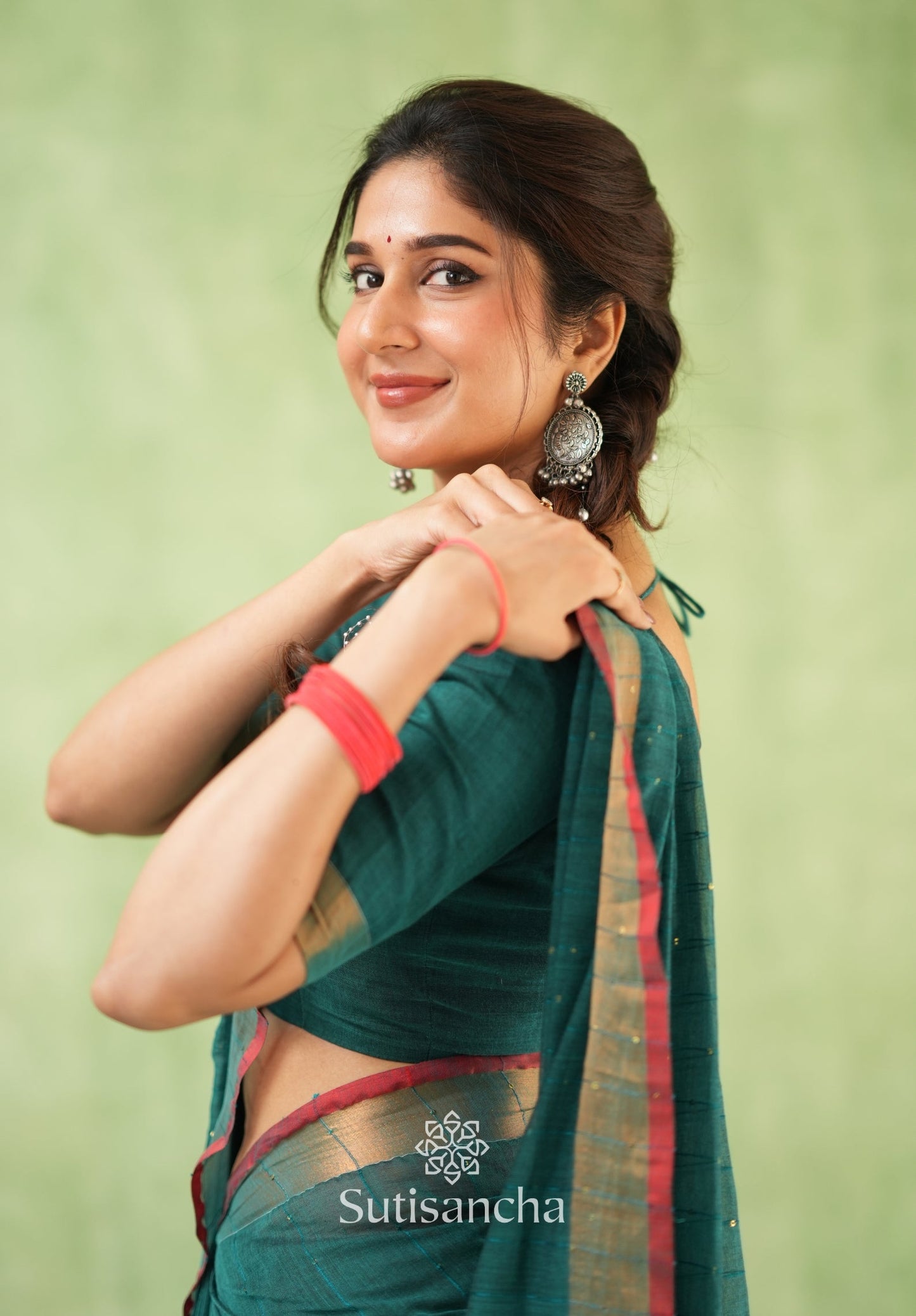 Dhiyona SS Sitaara Mul: Handwoven Sequin Elegance