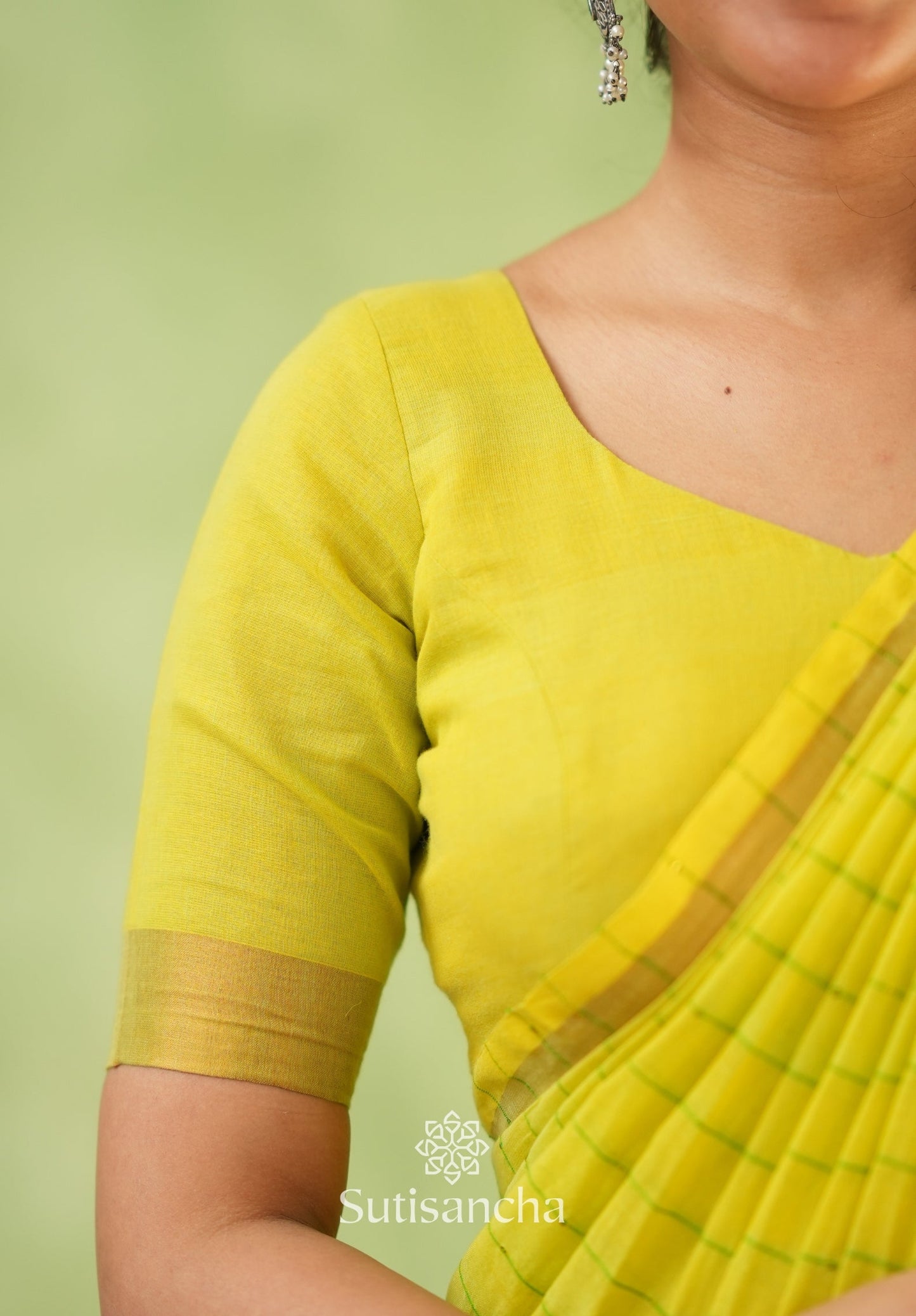 Dhiyona SS Sitaara Mul: Handwoven Sequin Elegance