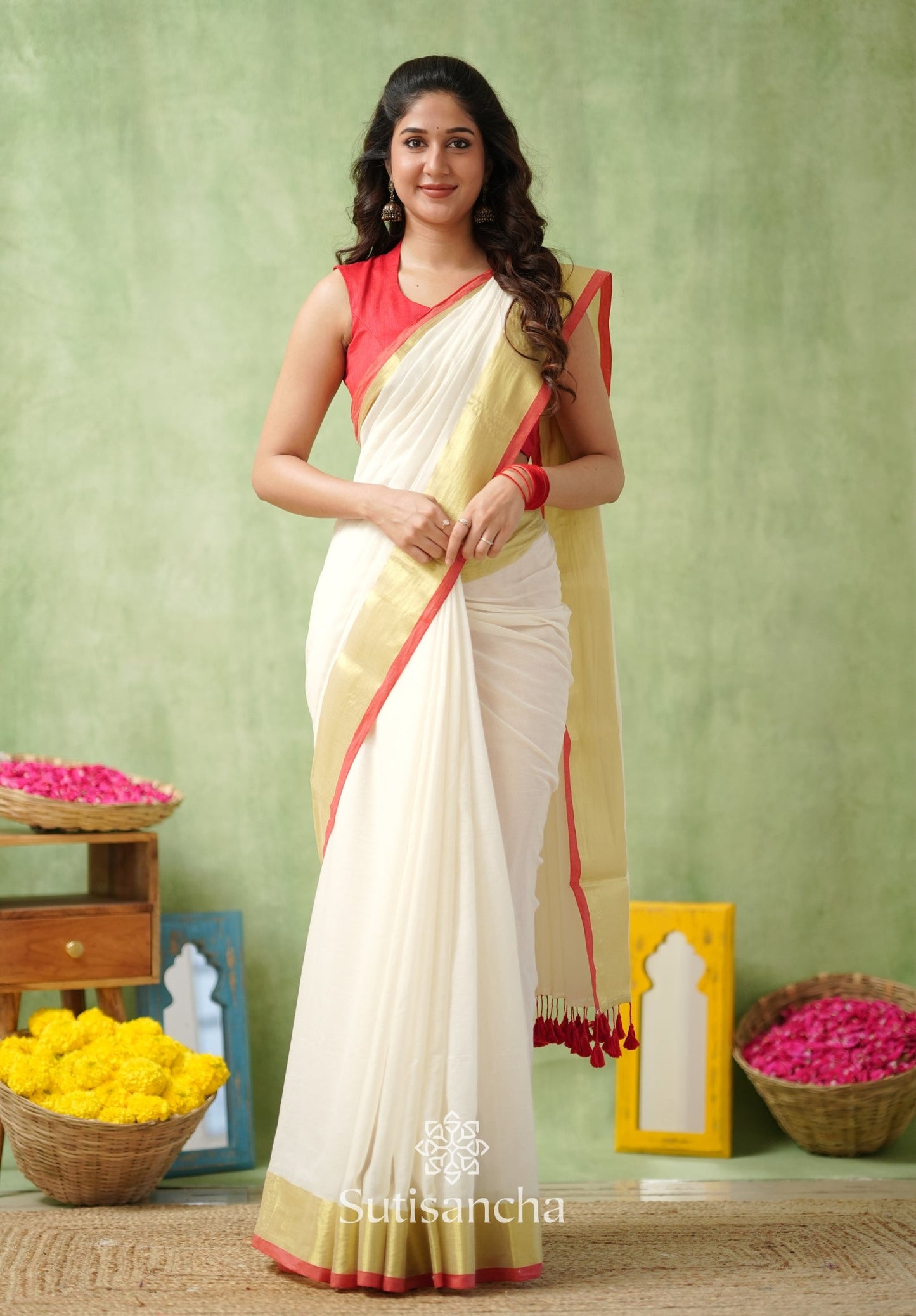 Dhiyona SS Golden Edge Classic Mul Saree