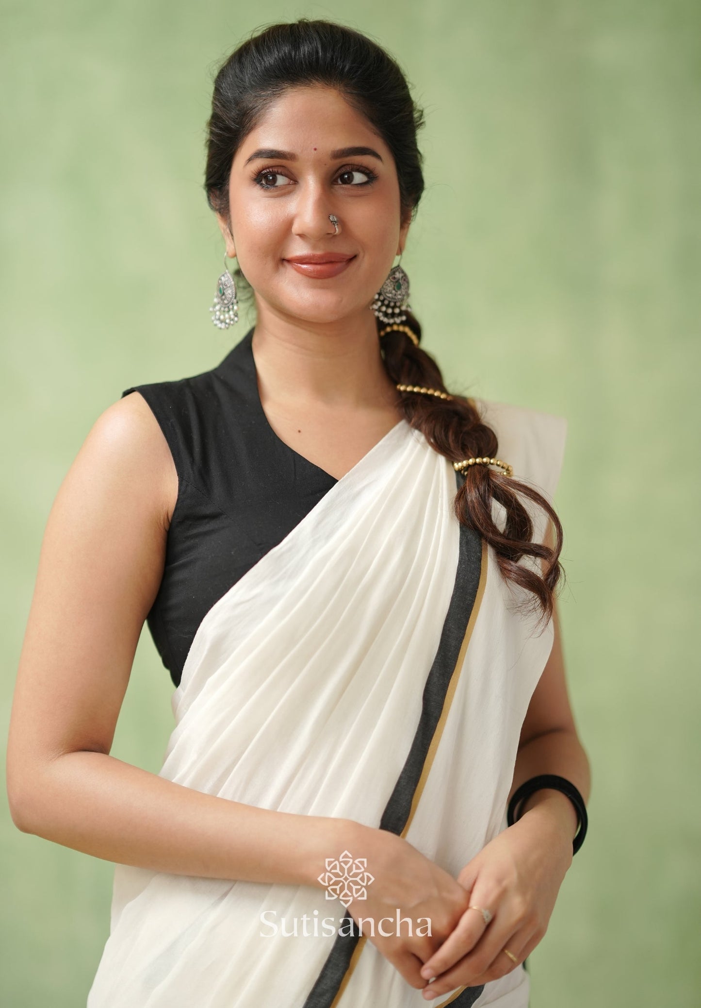 Dhiyona SS Luminous Charm Mul Saree