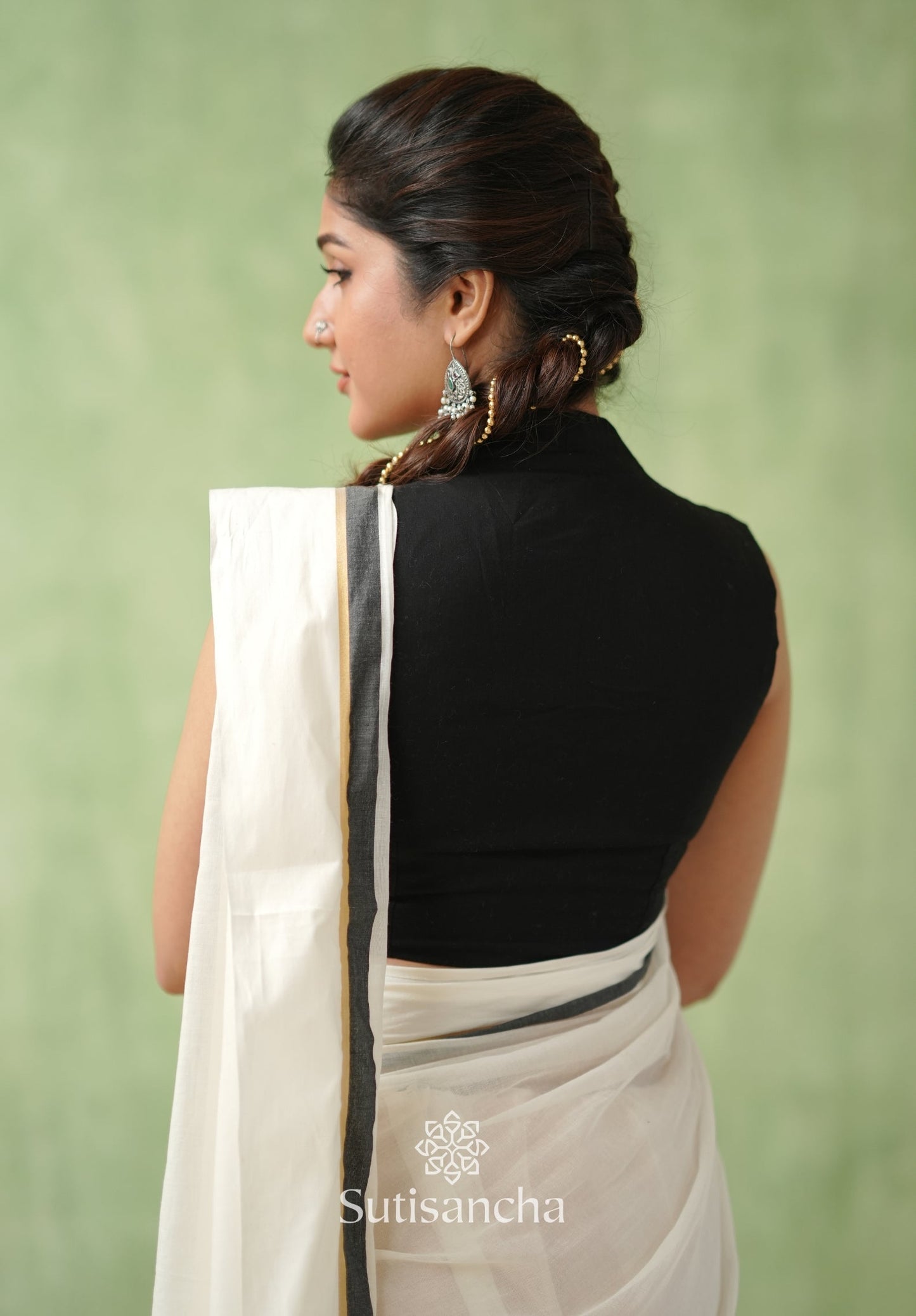 Dhiyona SS Luminous Charm Mul Saree