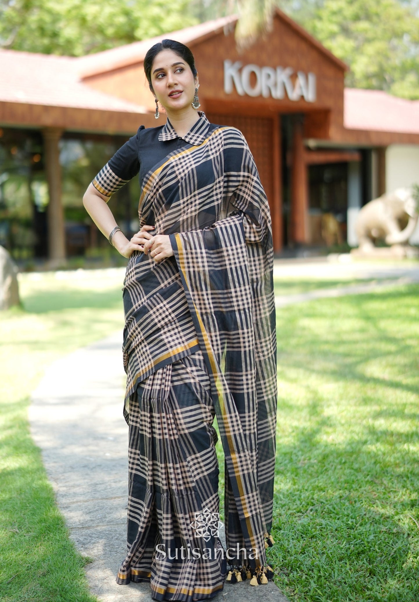 Dhiyona SS Black Loom Check Elegance Saree